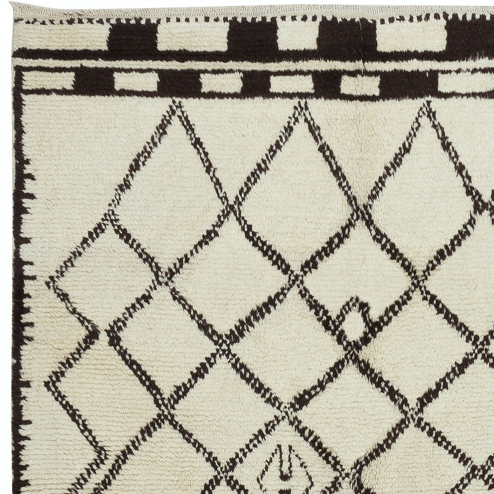 Moroccan Rug Made of Natural Undyed Wool, Handmade Diamond Design Tulu Carpet