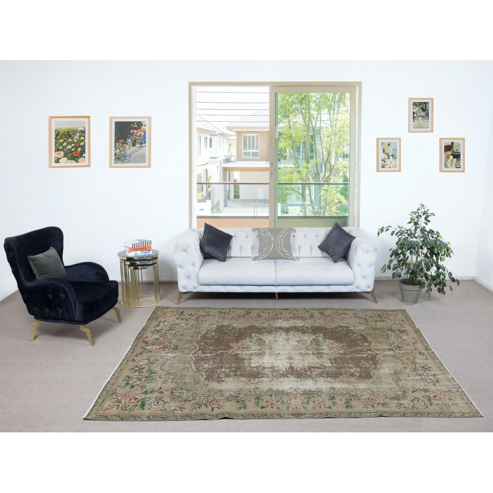 Shabby Chic Vintage Turkish Rug. Distressed Handmade Carpet