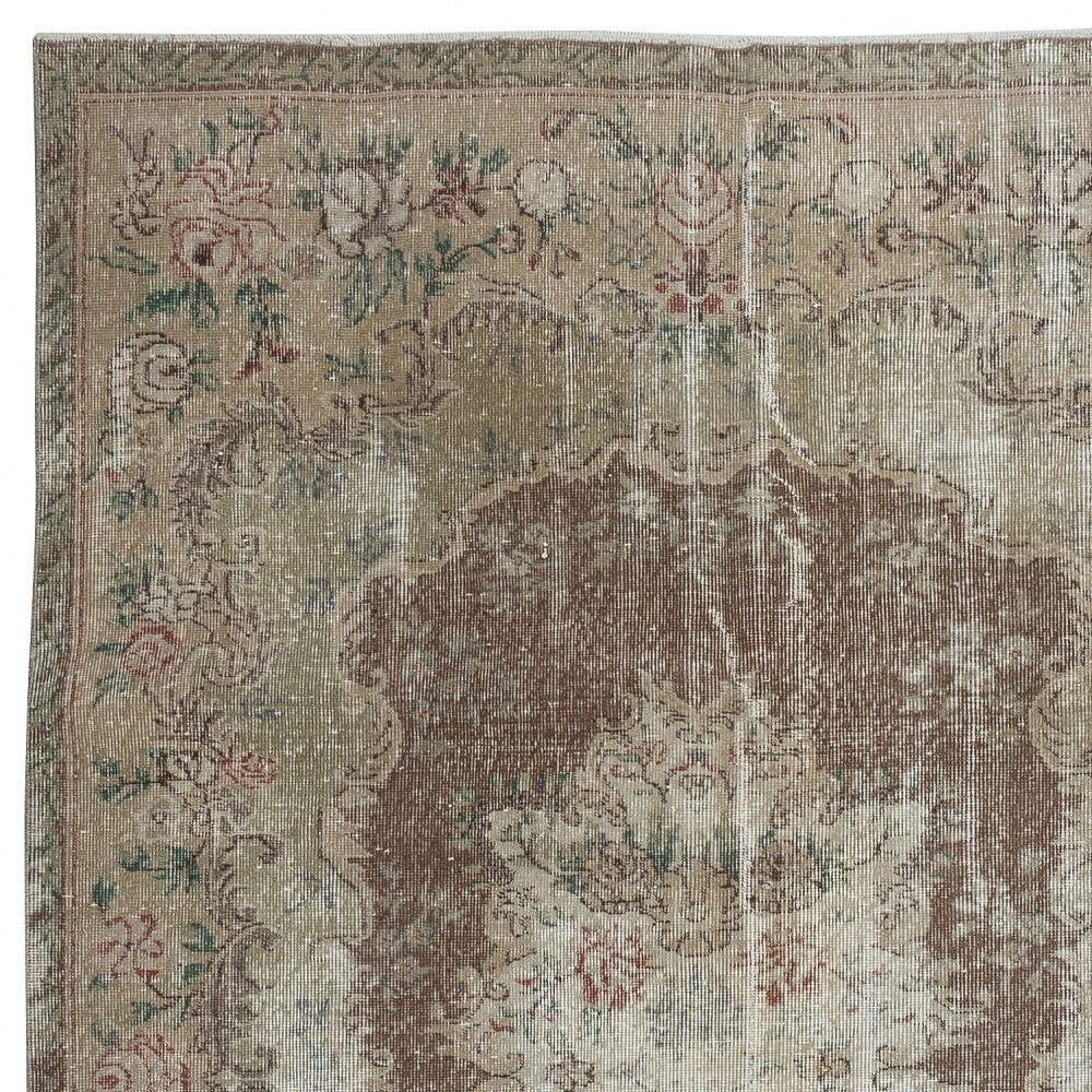 Shabby Chic Vintage Turkish Rug. Distressed Handmade Carpet