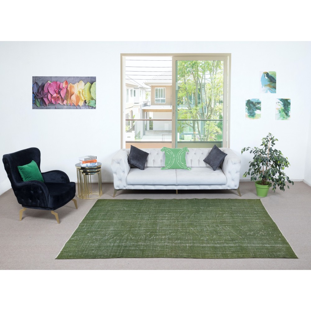 Modern Area Rug in Green. Hand-Knotted in Turkey