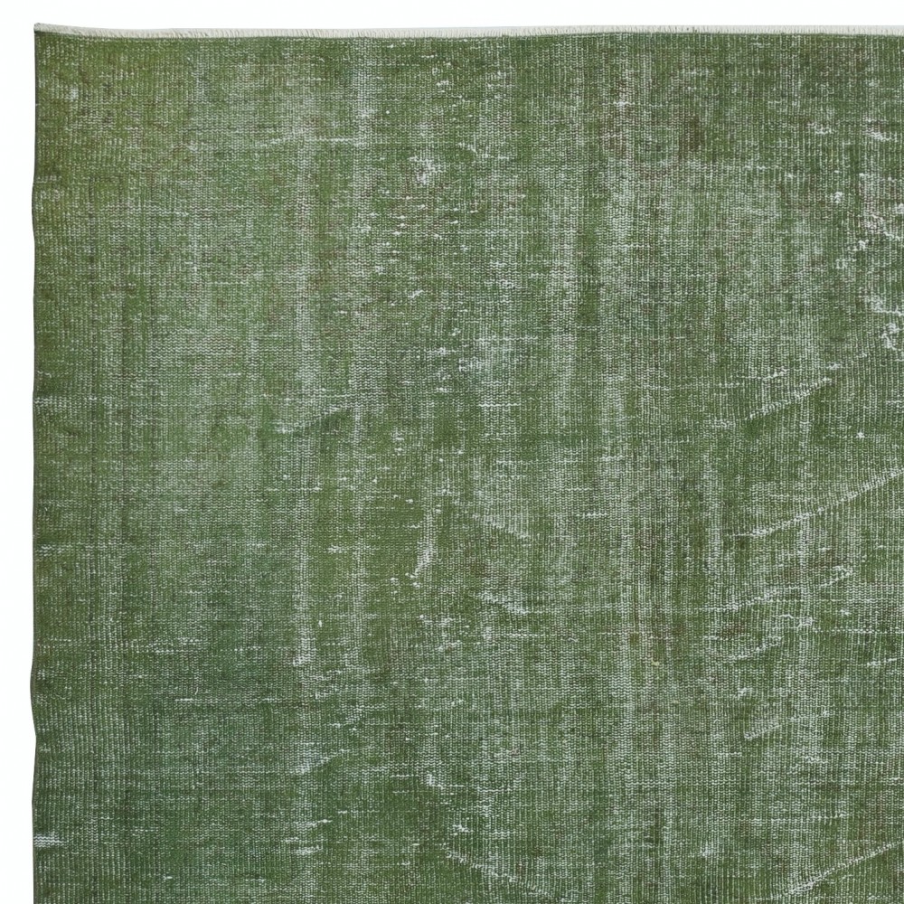Modern Area Rug in Green. Hand-Knotted in Turkey