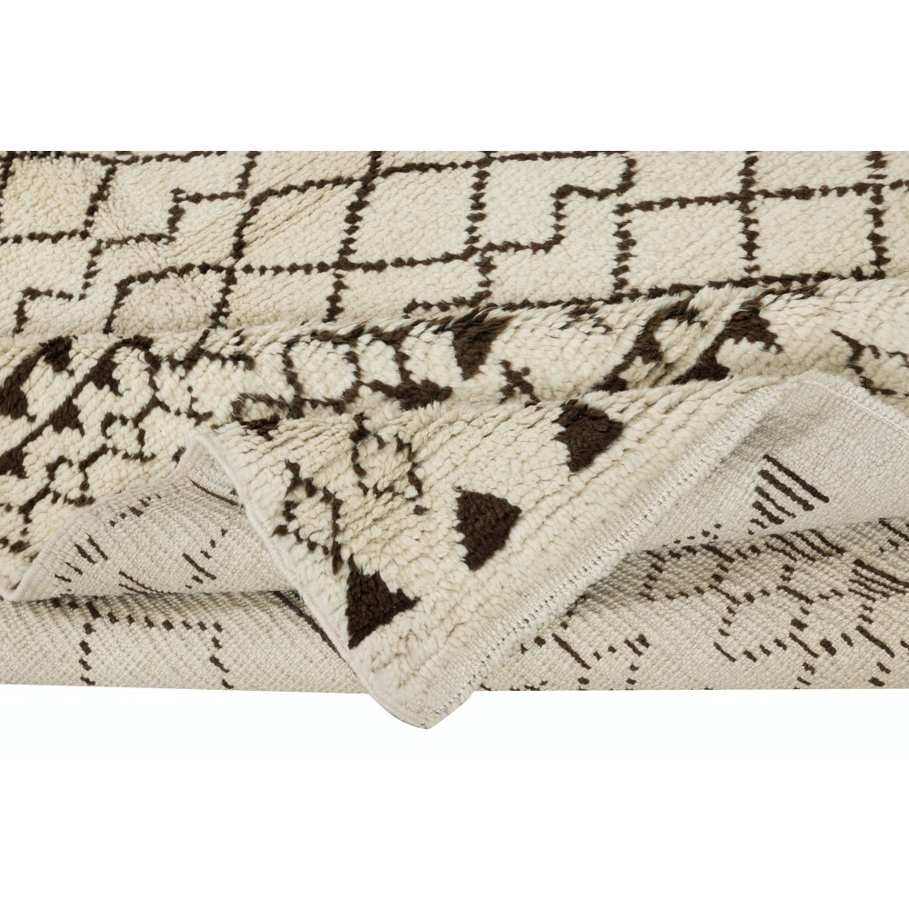 Contemporary Handmade Moroccan Tulu Rug Made of Natural Undyed Wool        