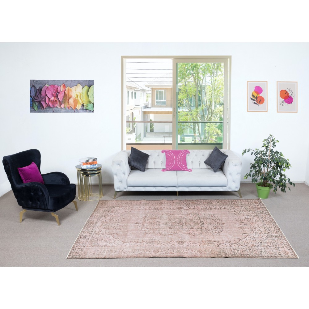 Modern Area Rug in Light Pink, Handwoven and Handknotted in Turkey
