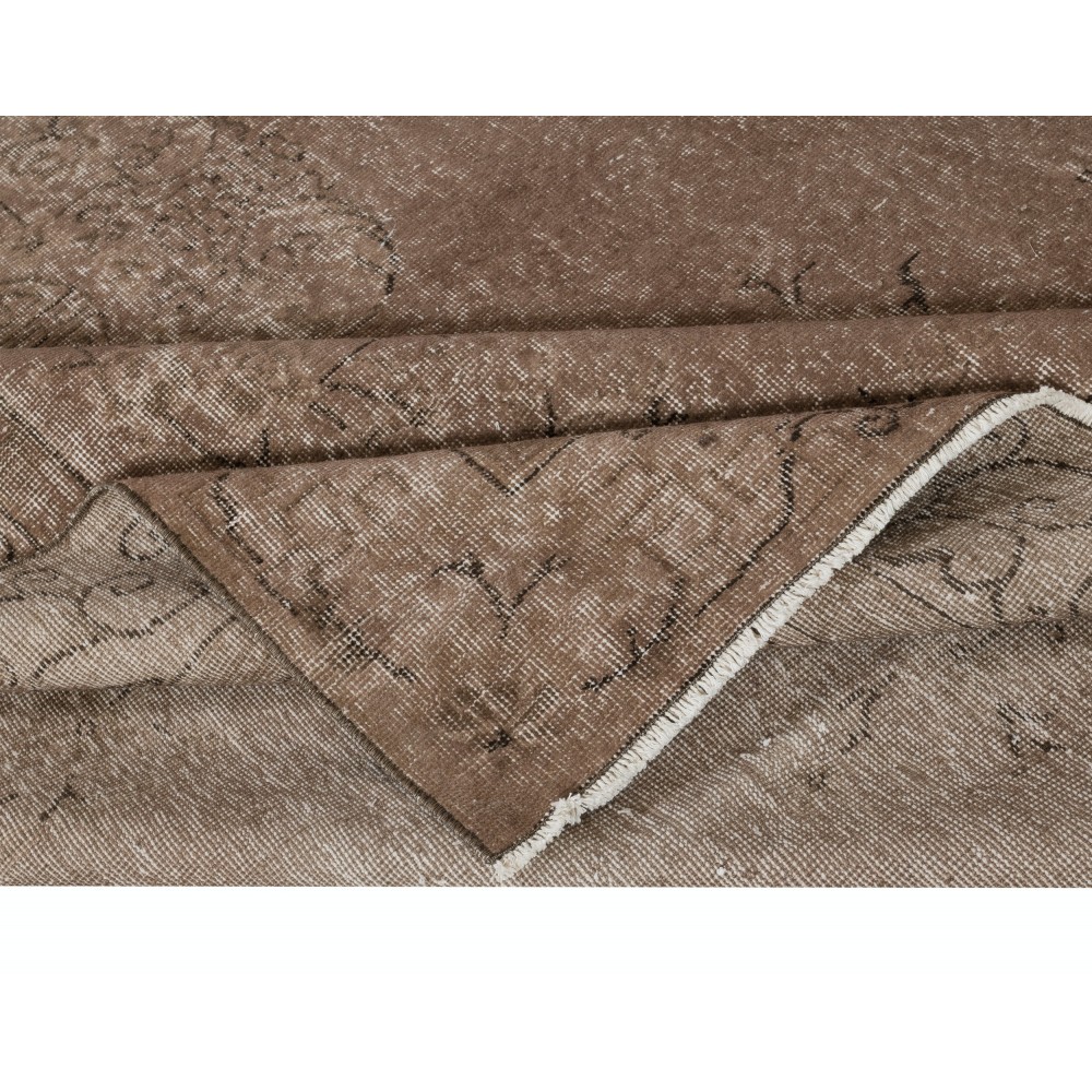 Brown Color Handmade Wool Area Rug from Turkey. Great 4 Modern Interiors