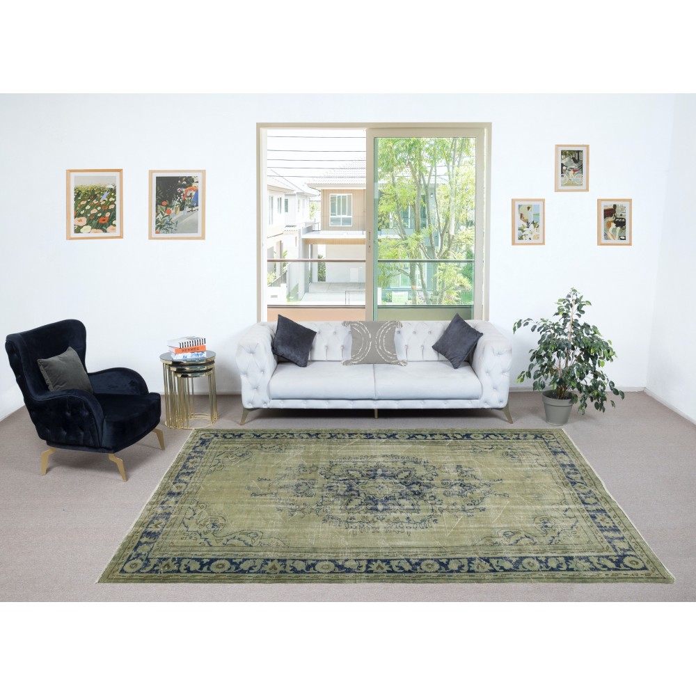 Decorative Hand Knotted Turkish Wool Area Rug in Green Color