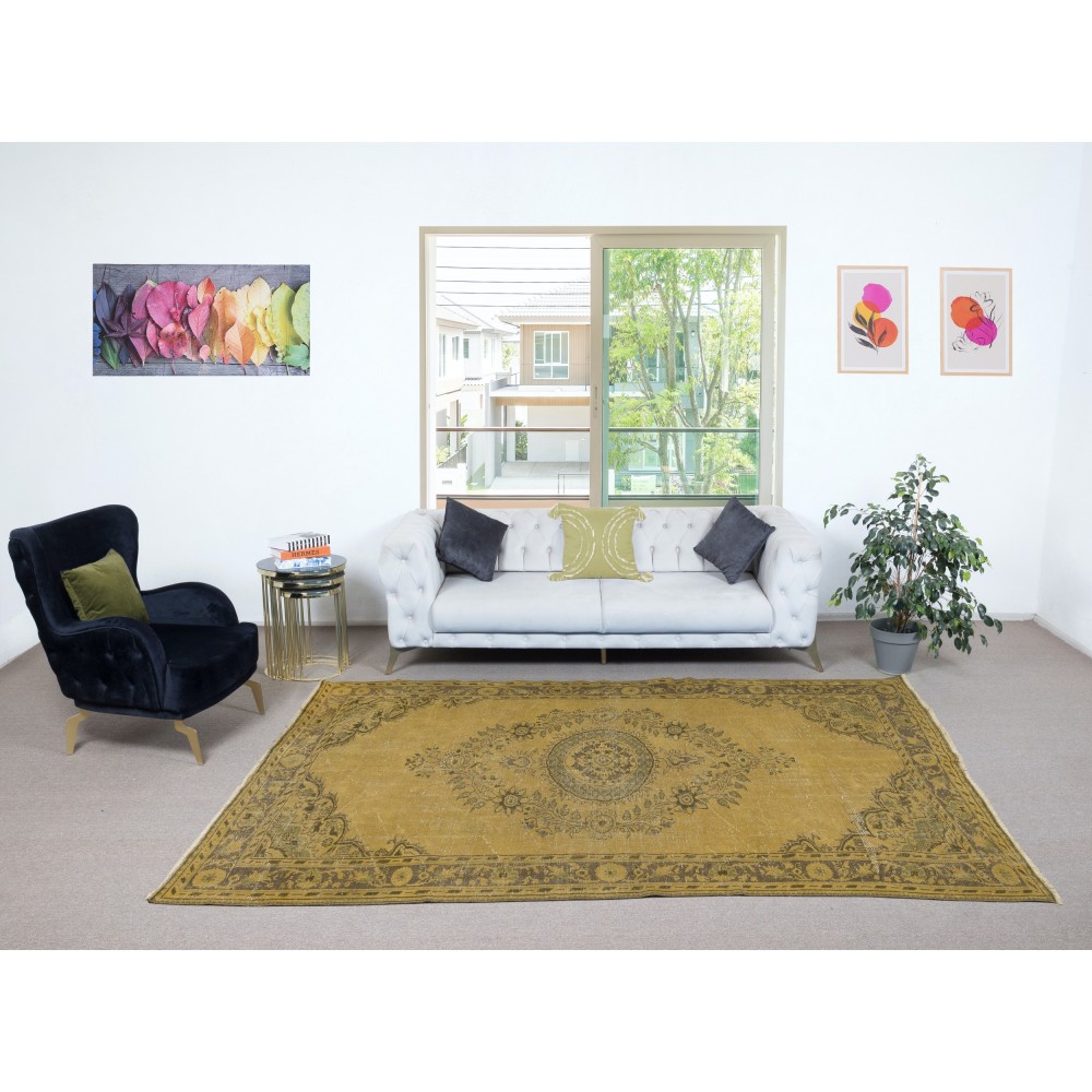 Vintage Farmhouse Decor Area Rug. Rustic Handmade Turkish Carpet
