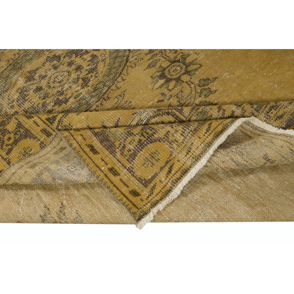 Vintage Farmhouse Decor Area Rug. Rustic Handmade Turkish Carpet