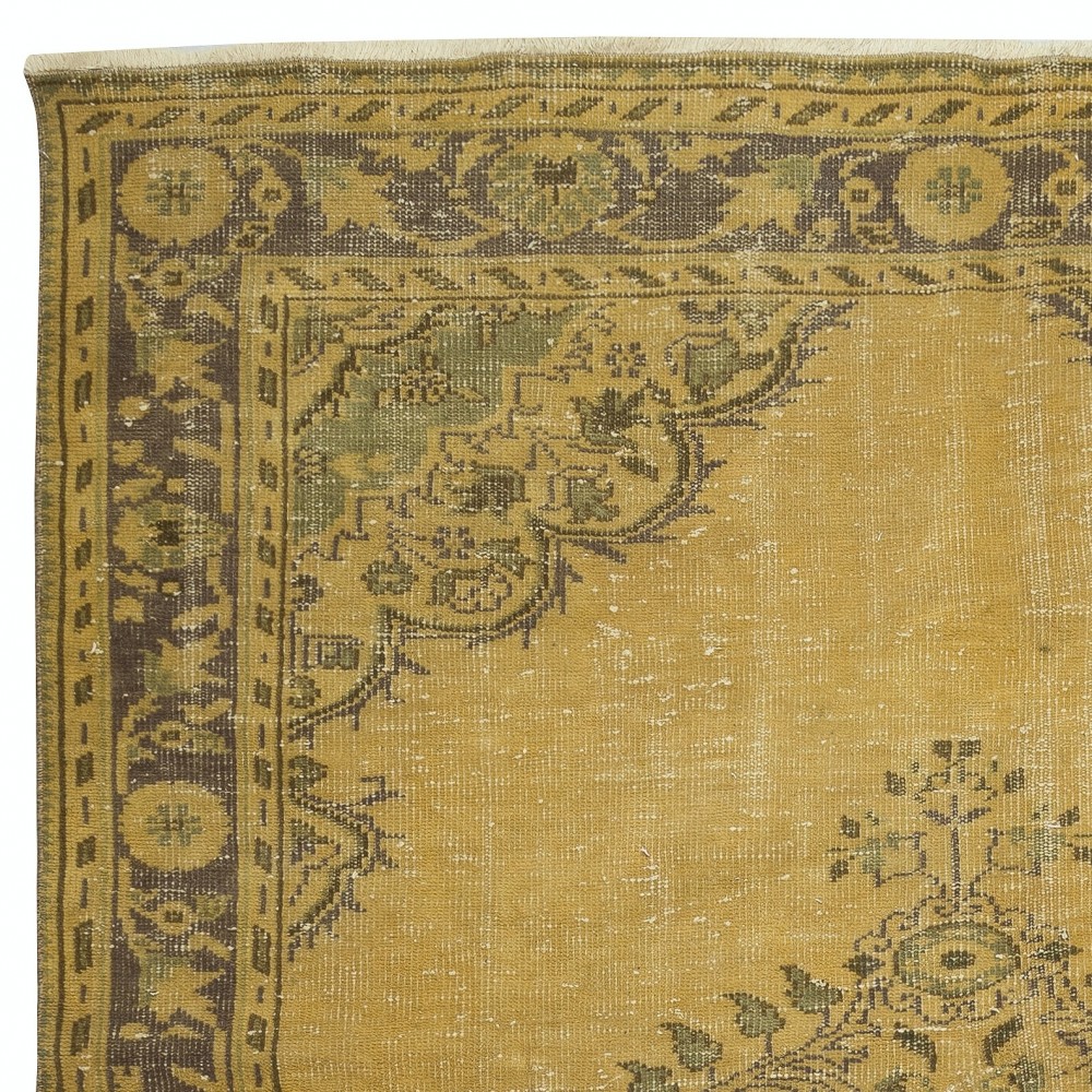 Vintage Farmhouse Decor Area Rug. Rustic Handmade Turkish Carpet