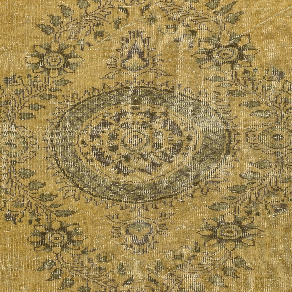 Vintage Farmhouse Decor Area Rug. Rustic Handmade Turkish Carpet