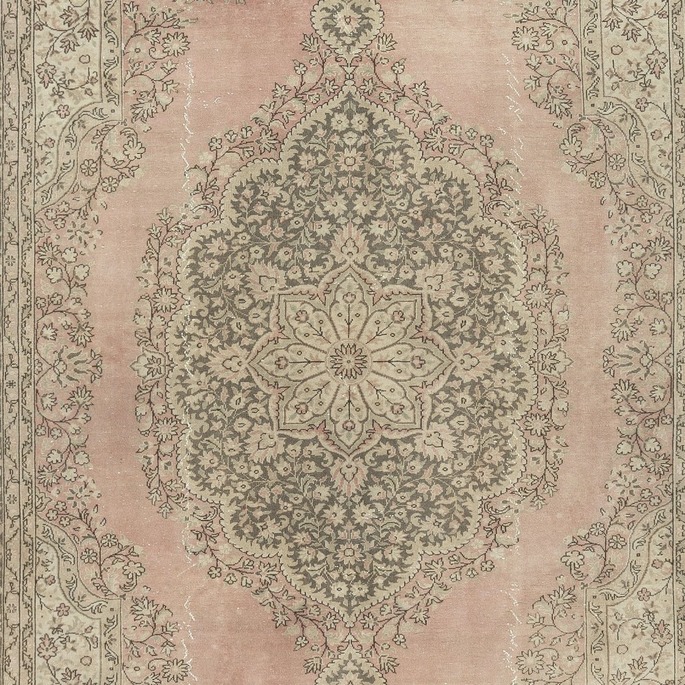 One of a kind Handmade Turkish Area Rug, Traditional Vintage Carpet