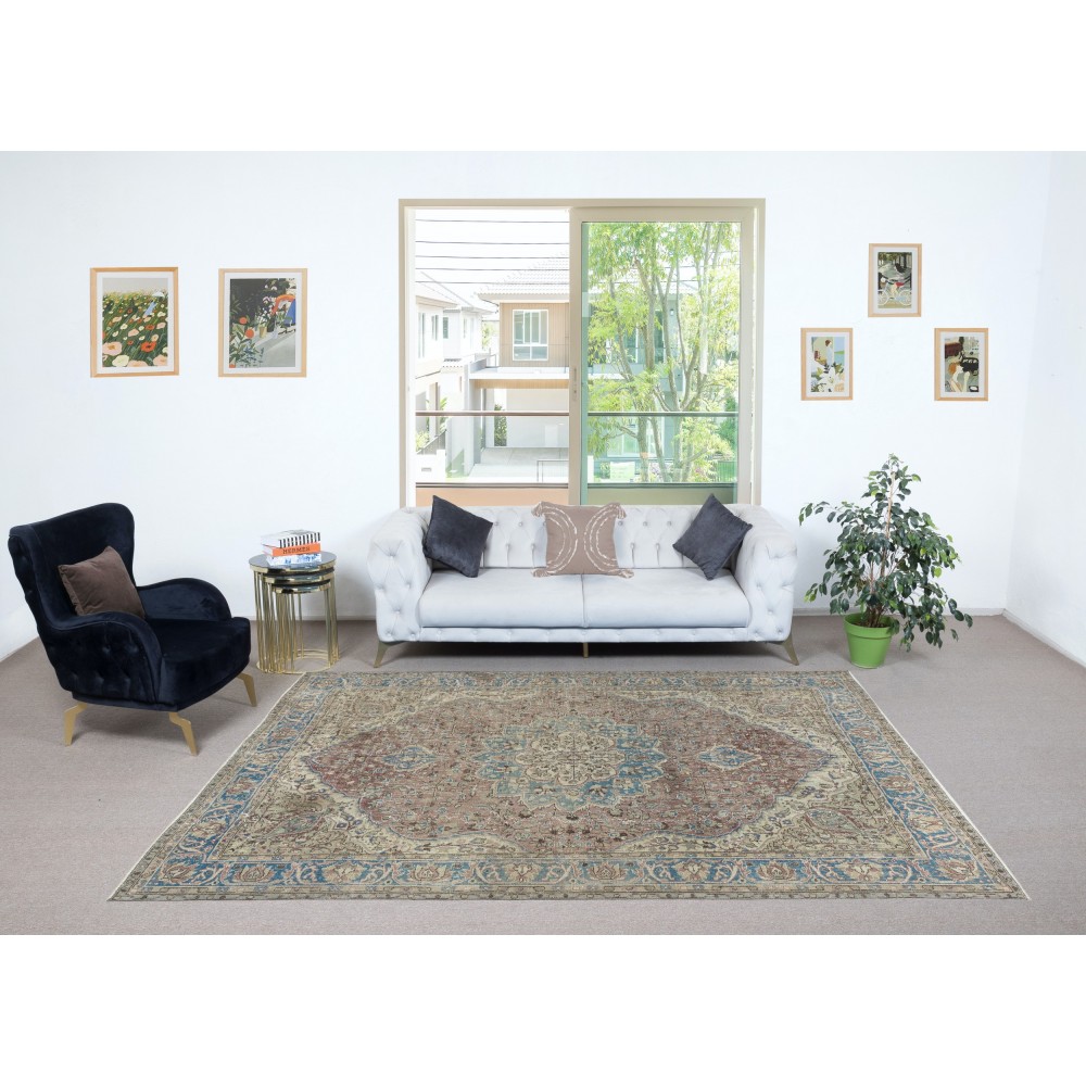 Vintage Handmade Wool Area Rug. One of a kind Medallion Design Turkish Carpet