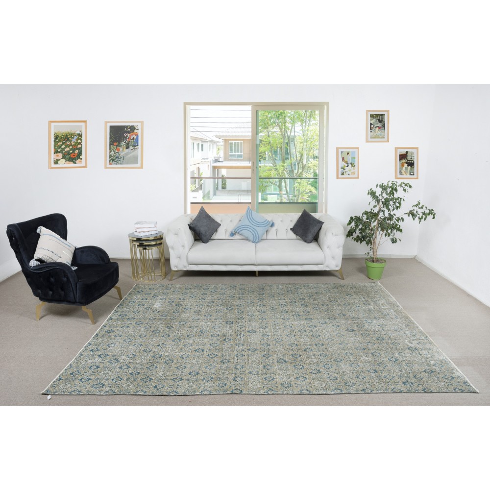 Vintage Handmade Floral Design Turkish Rug for Rustic, Country and Farmhouse Decor