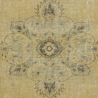 Vintage Country and Farmhouse Decor Area Rug. Rustic Handmade Turkish Carpet