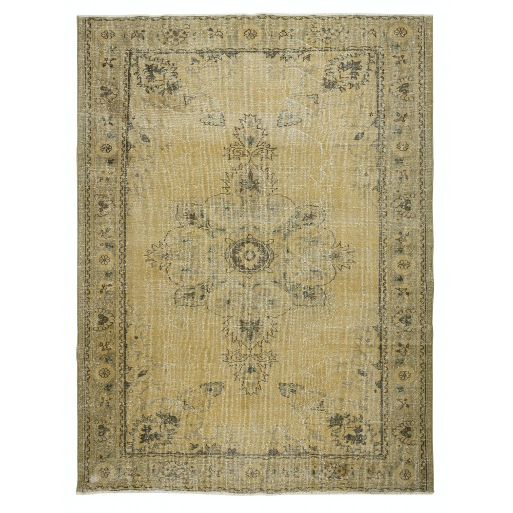 Vintage Country and Farmhouse Decor Area Rug. Rustic Handmade Turkish Carpet