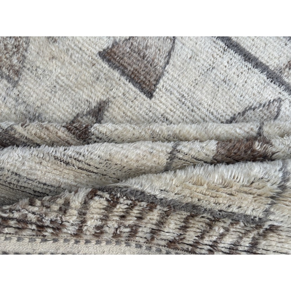 Handknotted Moroccan Azilal Style Rug. 100% Wool. Modern Beni Ourain Carpet