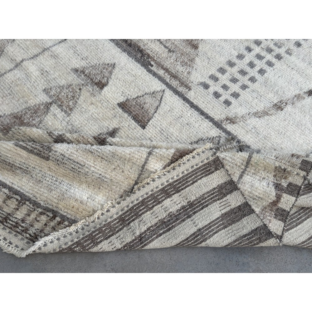 Handknotted Moroccan Azilal Style Rug. 100% Wool. Modern Beni Ourain Carpet