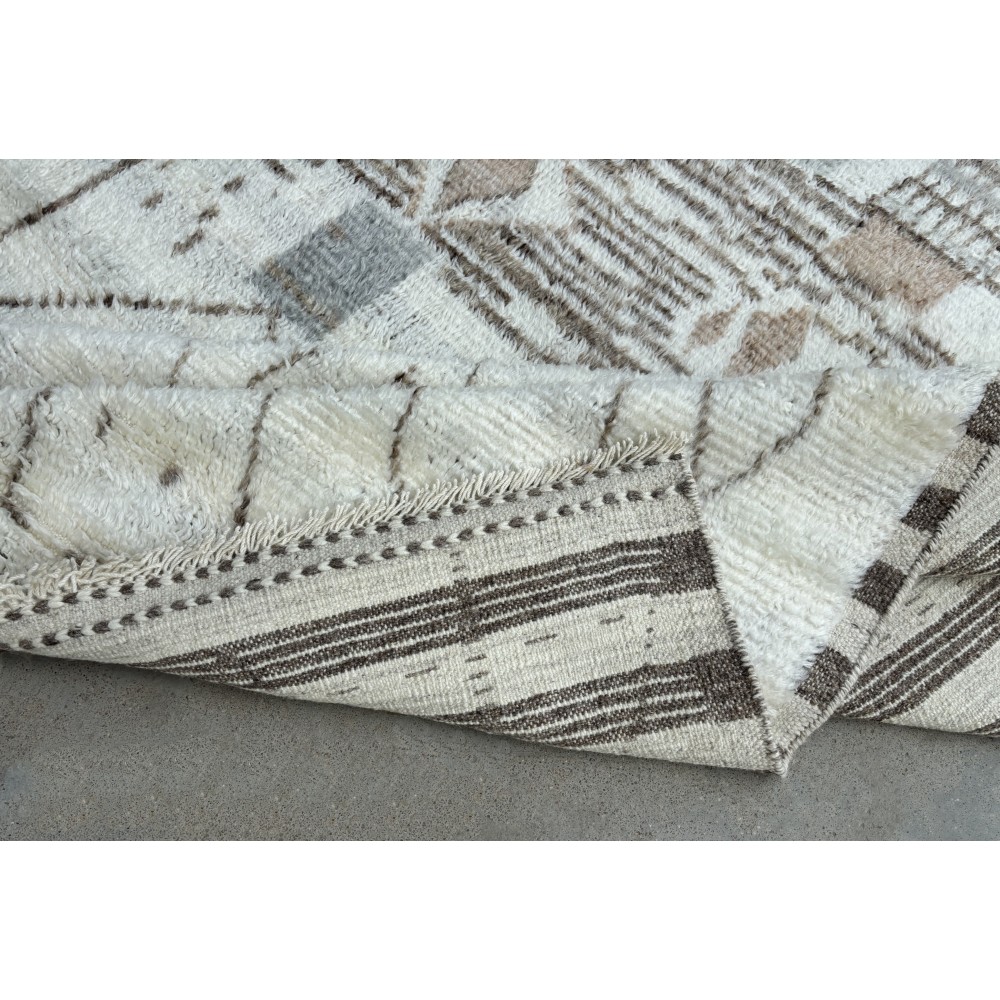 Contemporary Moroccan Design Berber Rug. 100% Wool. Handmade Beni Ourain Carpet