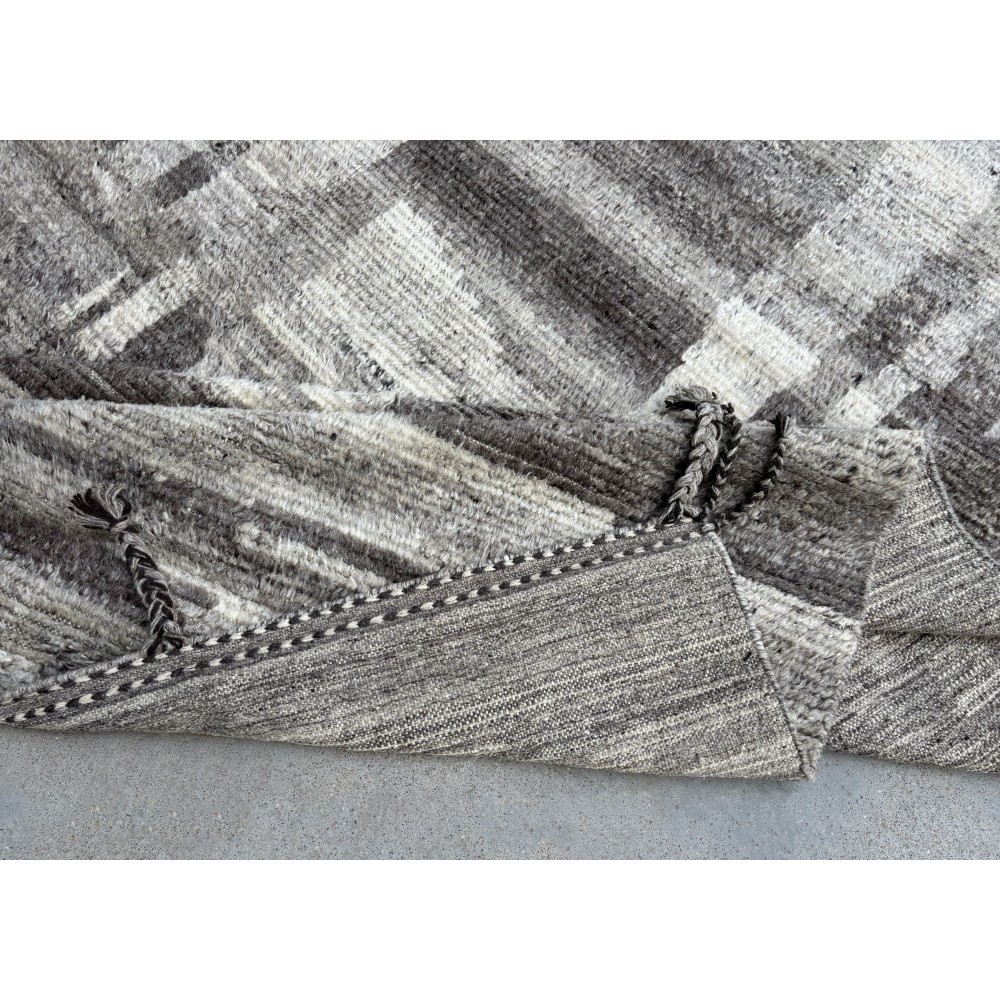 Handknotted Moroccan Azilal Style Rug. 100% Wool. Modern Beni Ourain Carpet