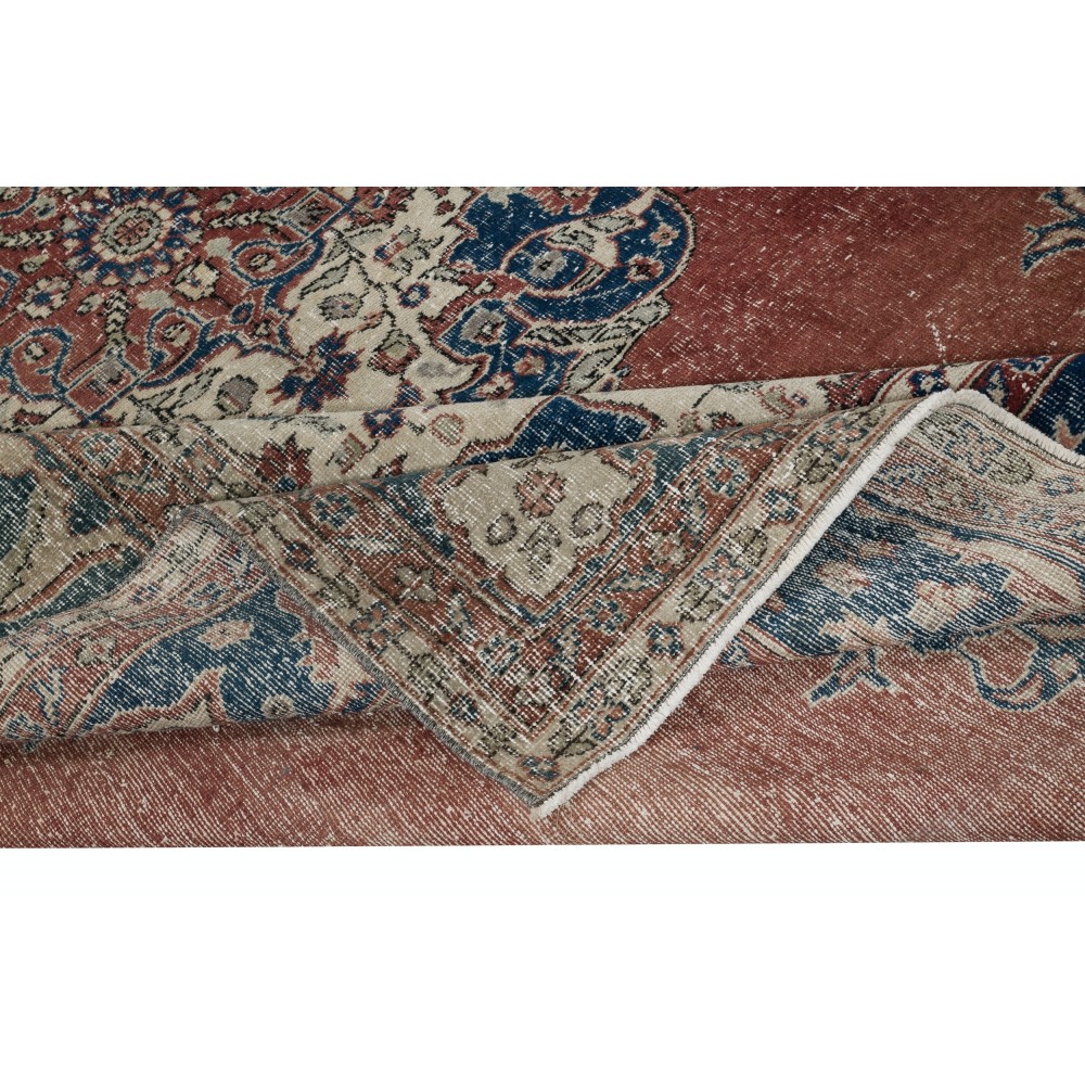Hand knotted Turkish Wool Area Rug. One of a kind Vintage Large Carpet