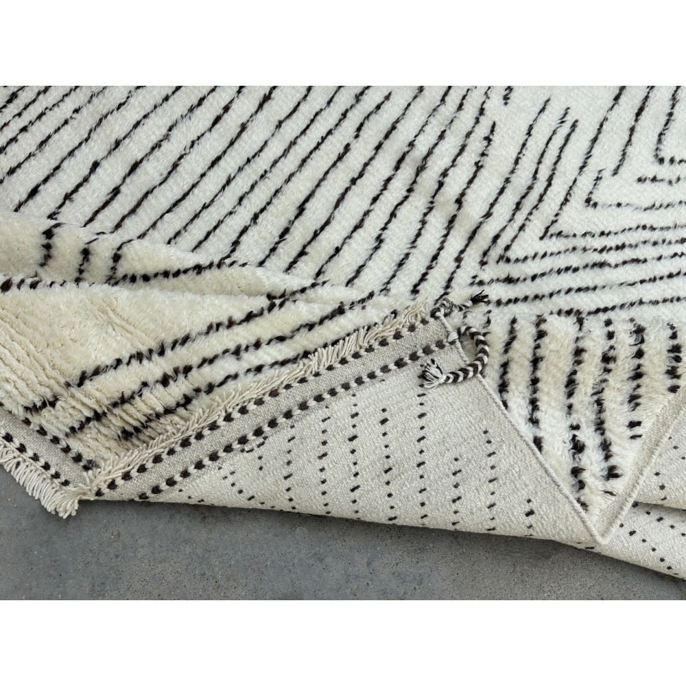 Handmade Moroccan style Rug, 100% Natural Wool. Modern Beni Ourain Carpet