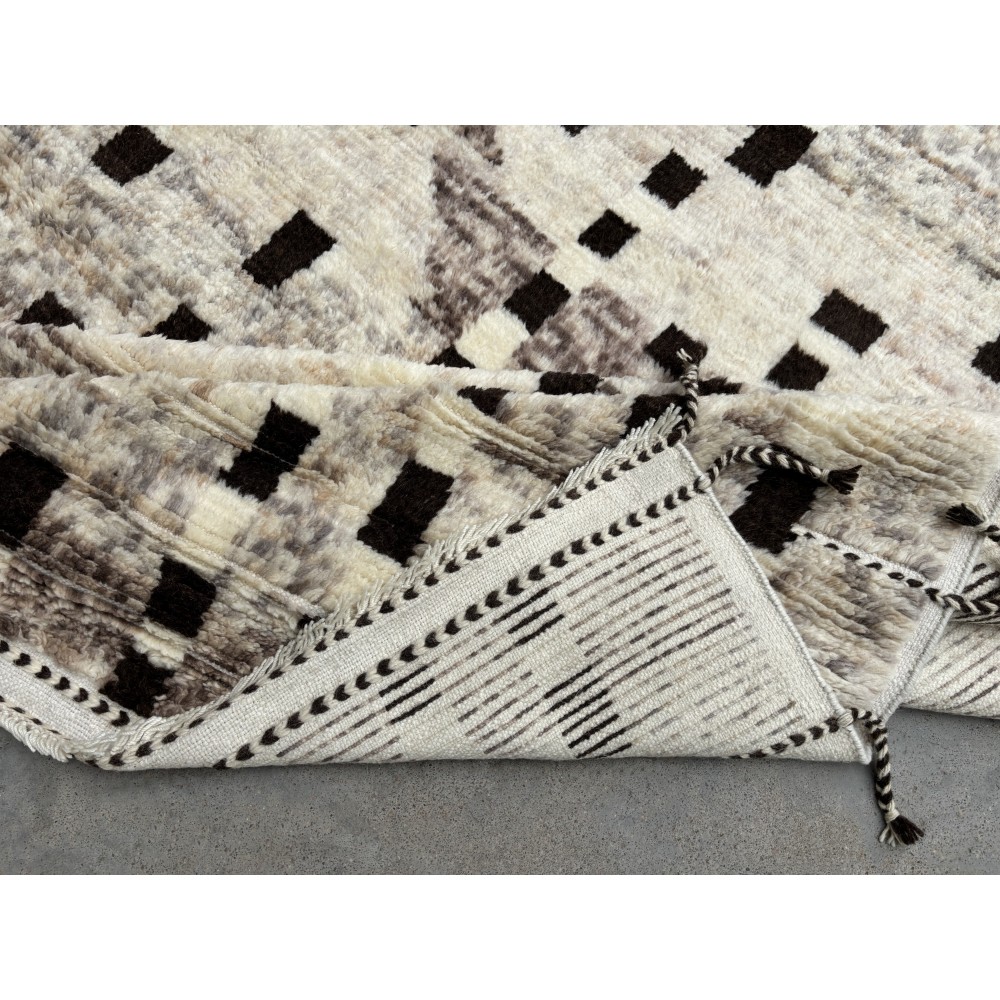 Modern Moroccan Berber Beni Ourain design Rug. 100% Wool. Custom Options Available