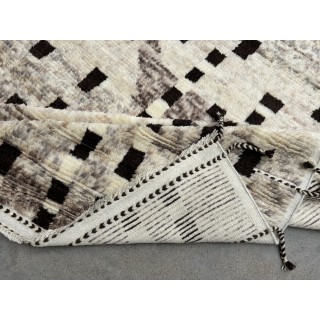 Modern Moroccan Berber Beni Ourain design Rug. 100% Wool. Custom Options Available