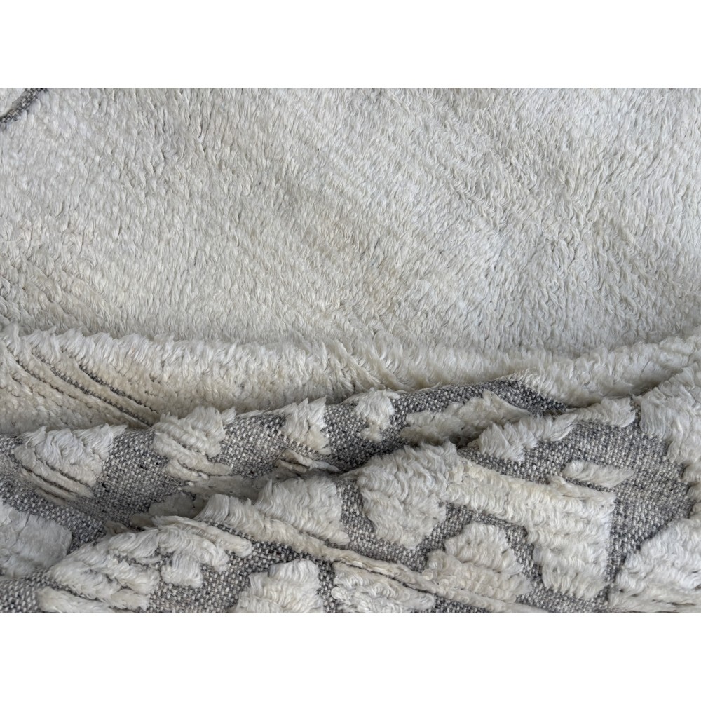 Modern Moroccan Design Berber Rug. 100% Wool. Beni Ourain Carpet