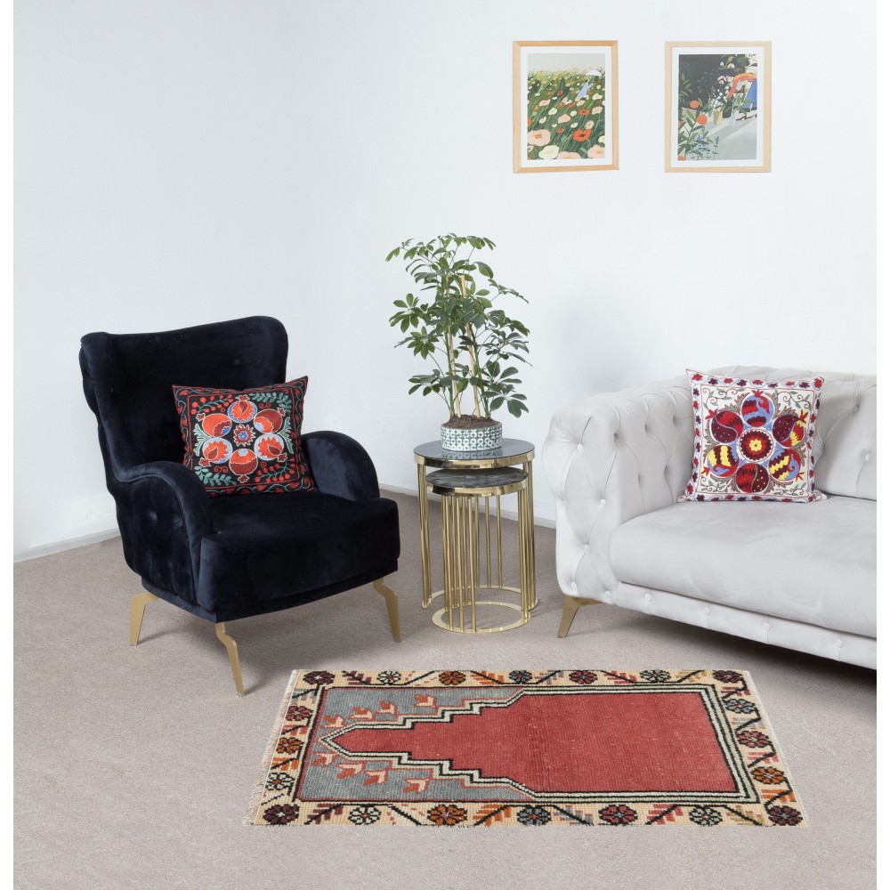 Small Handmade Rug, Vintage Turkish Prayer Rug, Decorative Prayer Mat