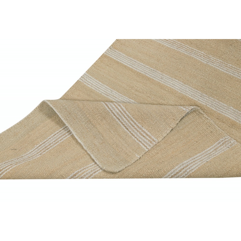 Hand-Woven Striped Turkish Kilim. 100% Wool. Vintage Flat-Weave Rug