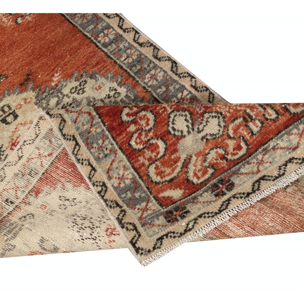 Vintage Handmade Turkish Accent Rug in Red and Beige Color, 100% Wool