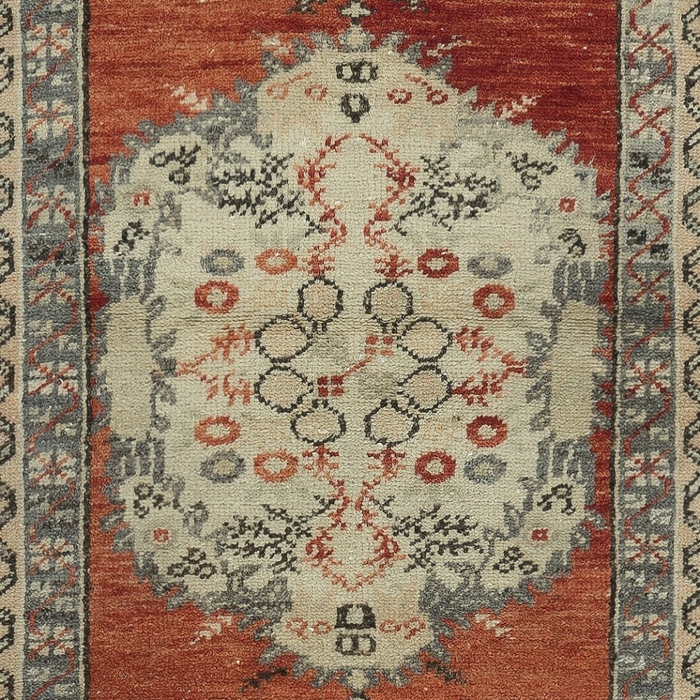 Vintage Handmade Turkish Accent Rug in Red and Beige Color, 100% Wool