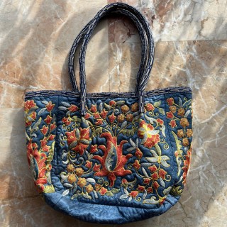 Hand Embroidered 100% Silk Handbag. Luxury Timeless Work of Art Hand Embroidered 100% Silk Handbag. Luxury Timeless Work of Art