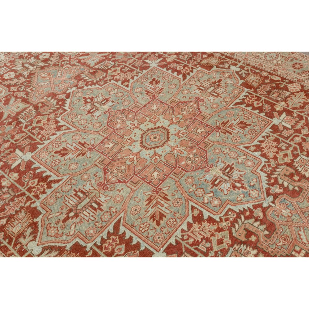 Antique Persian Heriz Rug. 100% Wool