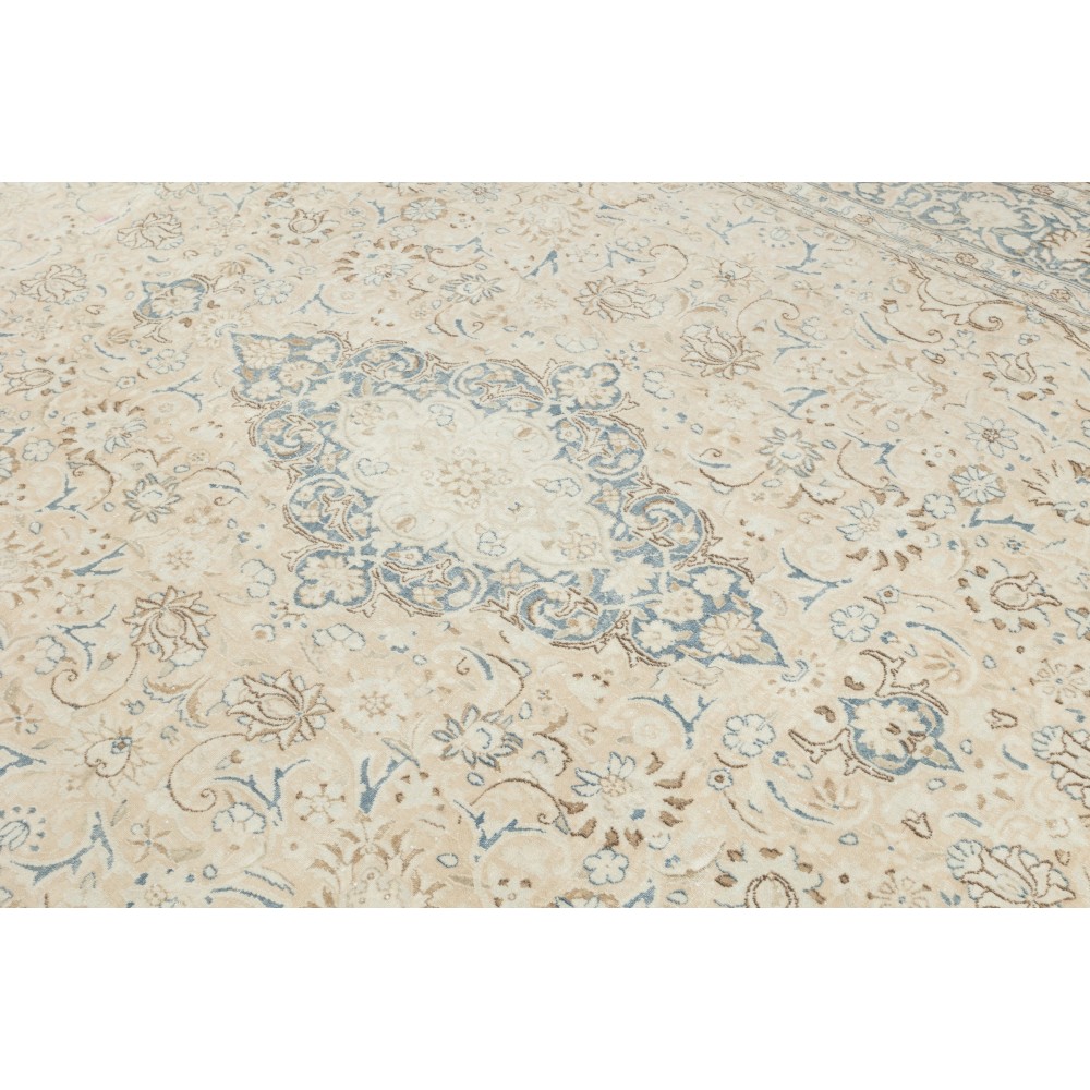 One of a kind Vintage Turkish Area Rug. Hand-knotted Beige Large Carpet for Rustic, Country & Farmhouse Decor One of a kind Vintage Turkish Area Rug. Hand-knotted Beige Large Carpet for Rustic, Country & Farmhouse Decor
