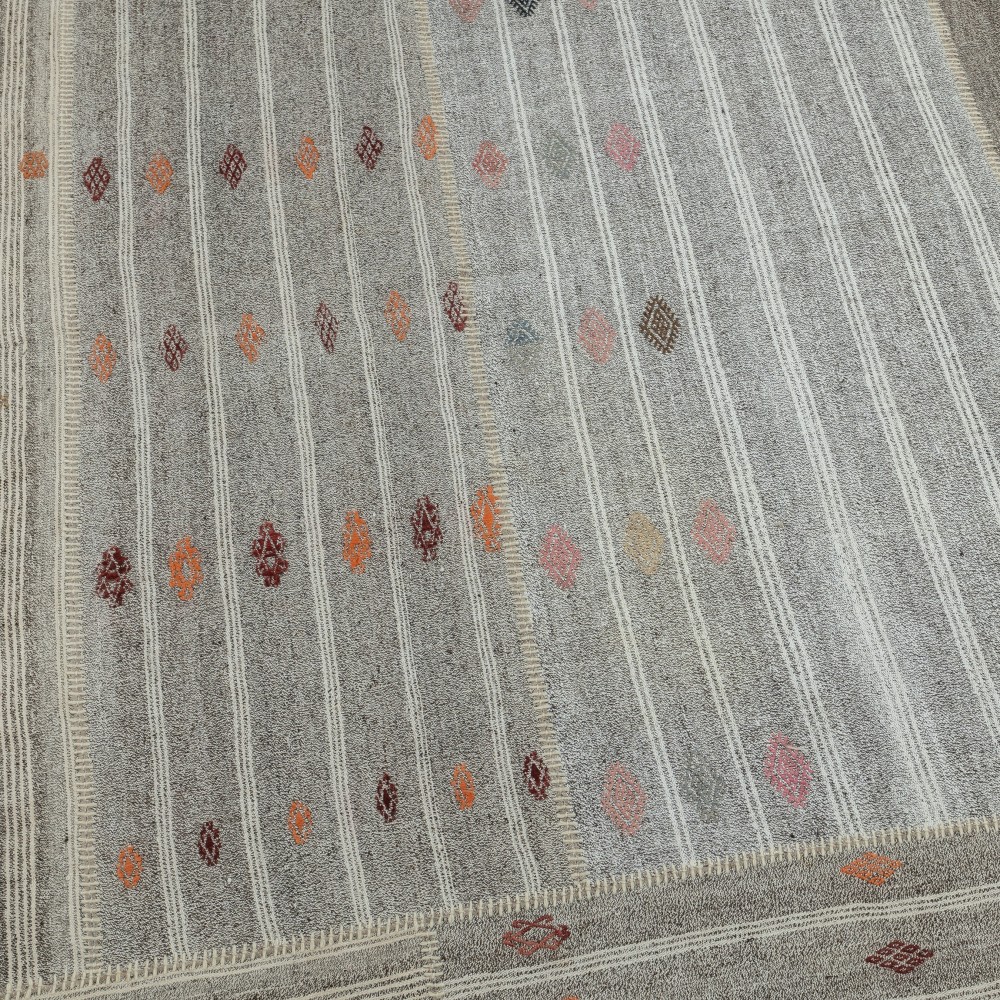 Vintage Gray Kilim. Turkish Handwoven Cotton & Goat Hair Rug. Flat-weave Large Carpet Vintage Gray Kilim. Turkish Handwoven Cotton & Goat Hair Rug. Flat-weave Large Carpet
