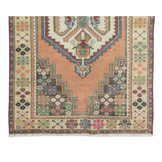 Beautiful Vintage Oriental Rug, Handmade Tribal Style Wool Carpet Beautiful Vintage Oriental Rug, Handmade Tribal Style Wool Carpet