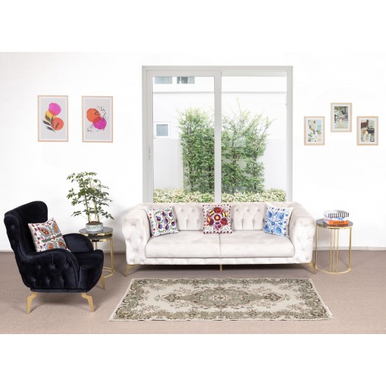 Hand-Made Turkish Accent Rug with Medallion Design, Sun Faded Wool Carpet Hand-Made Turkish Accent Rug with Medallion Design, Sun Faded Wool Carpet