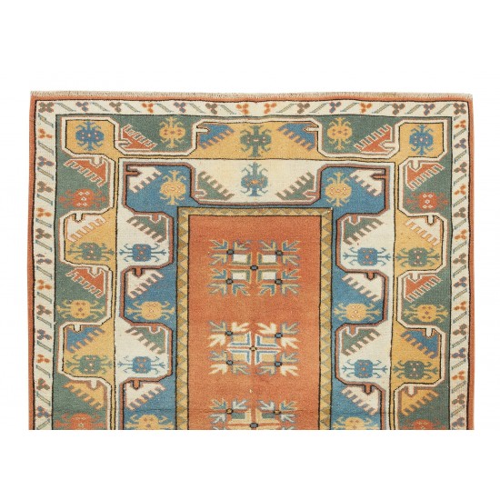 20th-Century Hand Knotted Geometic Wool Rug from Milas / Turkey 20th-Century Hand Knotted Geometic Wool Rug from Milas / Turkey