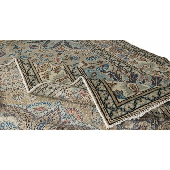 Elegant Vintage Handmade Wool Area Rug from Central Anatolia Elegant Vintage Handmade Wool Area Rug from Central Anatolia