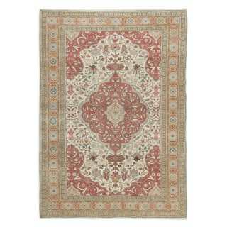 Fine Vintage Turkish Kysari - Kayseri Rug with Medallion Design, 100% Wool