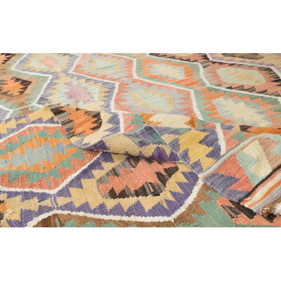 Geometric Vintage Handmade Central Anatolian Wool Kilim Rug, Flat-Weave Carpet Geometric Vintage Handmade Central Anatolian Wool Kilim Rug, Flat-Weave Carpet