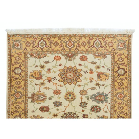 Hand Knotted Turkish Floral Rug, Vintage Authentic Carpet Hand Knotted Turkish Floral Rug, Vintage Authentic Carpet