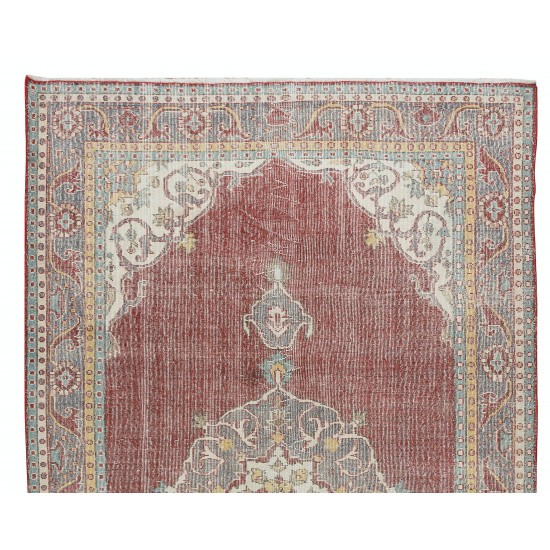 Hand Knotted Vintage Turkish Wool Area Rug with Medallion Design Hand Knotted Vintage Turkish Wool Area Rug with Medallion Design