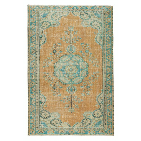 Decorative Hand Knotted Vintage Turkish Wool Area Rug with Medallion Design Decorative Hand Knotted Vintage Turkish Wool Area Rug with Medallion Design
