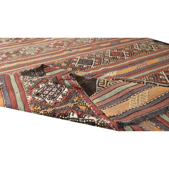 Flat-Weave Vintage Turkish Wool Kilim Rug, Hand-Woven Floor Covering Flat-Weave Vintage Turkish Wool Kilim Rug, Hand-Woven Floor Covering