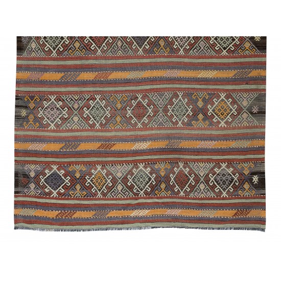 Flat-Weave Vintage Turkish Wool Kilim Rug, Hand-Woven Floor Covering Flat-Weave Vintage Turkish Wool Kilim Rug, Hand-Woven Floor Covering