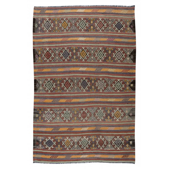 Flat-Weave Vintage Turkish Wool Kilim Rug, Hand-Woven Floor Covering Flat-Weave Vintage Turkish Wool Kilim Rug, Hand-Woven Floor Covering