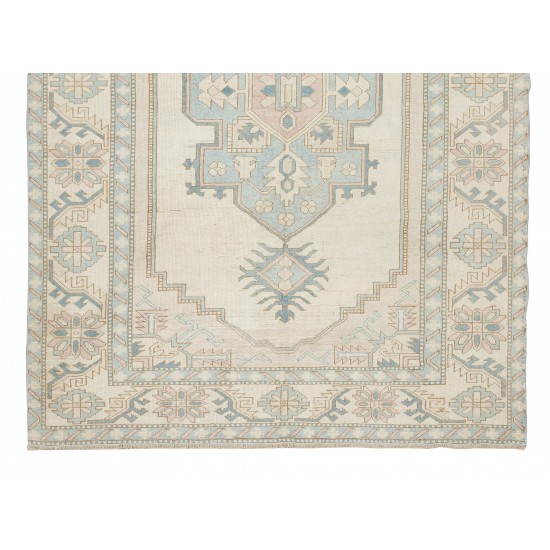 20th Century Handmade Anatolian Oushak Area Rug with Geometric Design 20th Century Handmade Anatolian Oushak Area Rug with Geometric Design