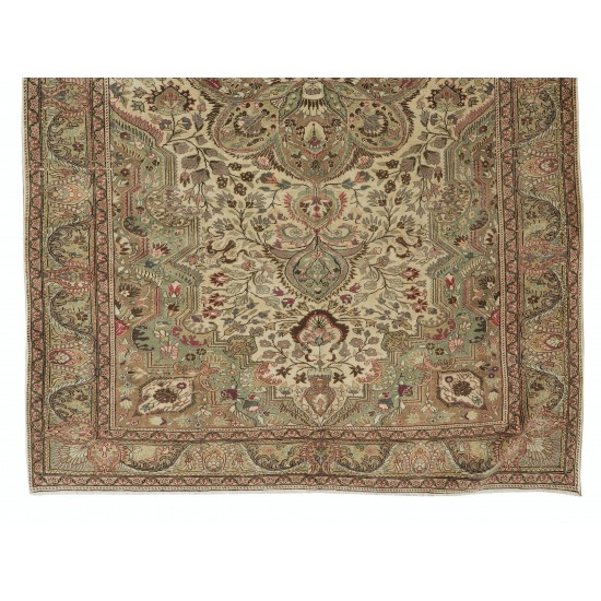 Hand Knotted Vintage Central Anatolian Rug, Medallion Design, Wool Pile Hand Knotted Vintage Central Anatolian Rug, Medallion Design, Wool Pile