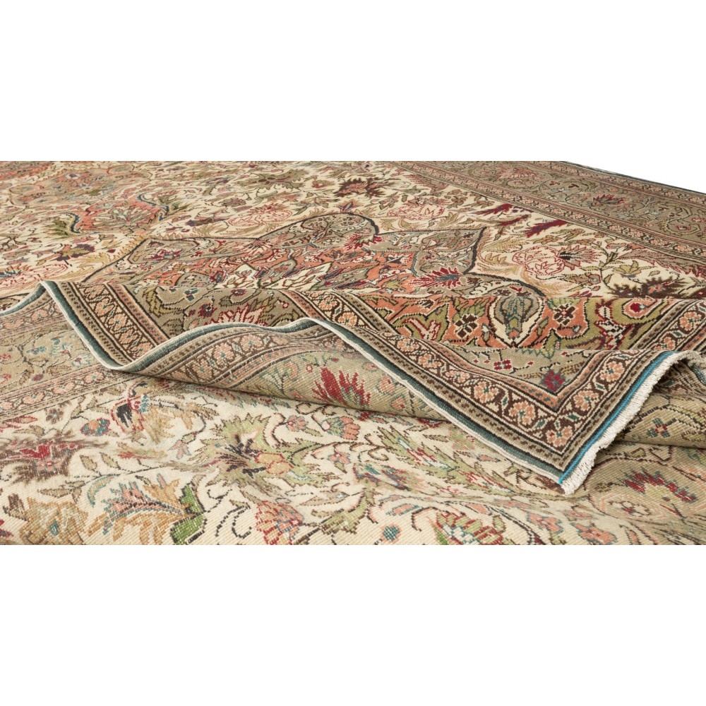 Hand Knotted Turkish Kayseri Area Rug with Medallion Design, Pile, 100% Wool